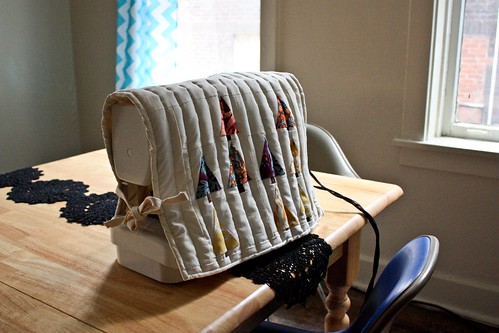 Double-Sided Quilted Sewing Machine Cover