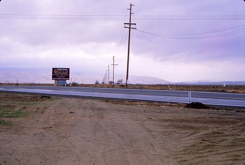 powerlines coalinga pleasantvalley centralcalifornia farmfields highway198 perkoscoffeeshop
