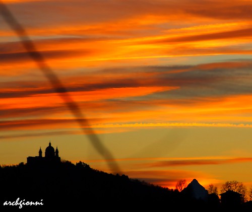 sunset sky italy orange mountain church nature clouds italia tramonto nuvole natura chiesa cielo montagna arancione panoramafotográfico