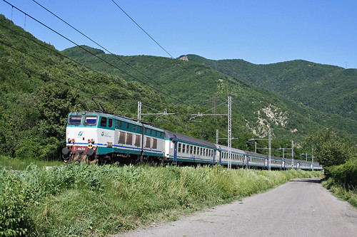 italia trains genova railways fs trenitalia treni ferrovie mereta e656552 r1833