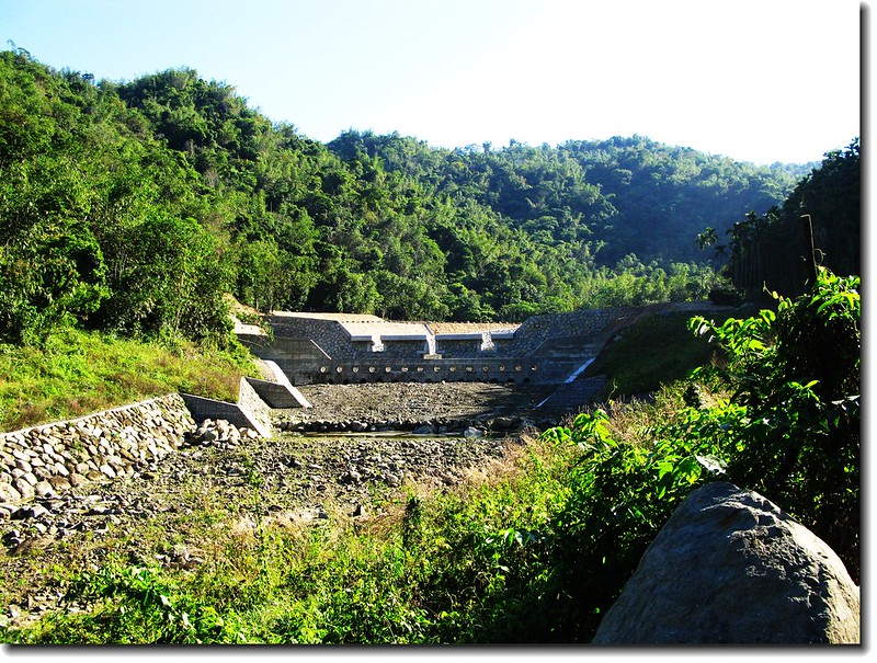 災後重建的攔砂壩