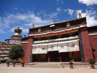 Mosteiro Tsuklakhang dentro do Palcho Monastery