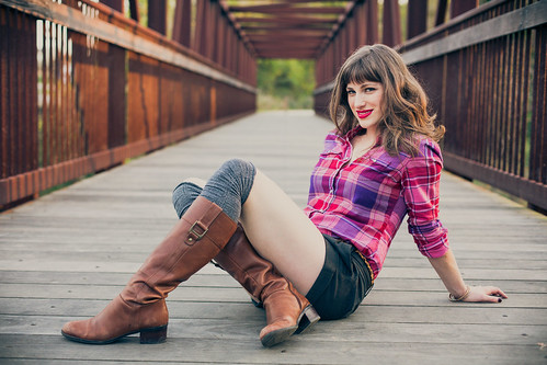 bridge sunset model durham boots shorts lipstick bangs plaid enoriver westpointontheeno vintagecolor