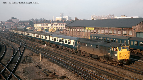 train diesel railway britishrail doncaster southyorkshire passengertrain 5636 class31