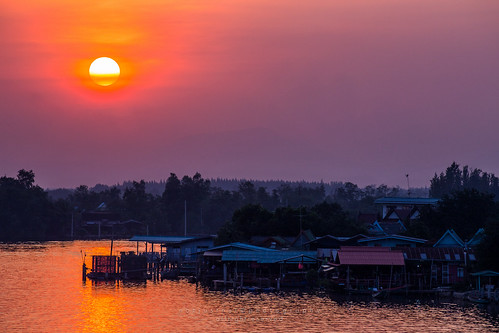sunset river thailand twilight riverhouse thaiculture phetchaburi bangtaboon