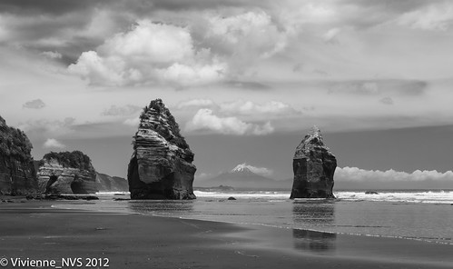 ocean newzealand beach volcano rocks waves threesisters seaarch seastacks mttaranaki tongaporutu