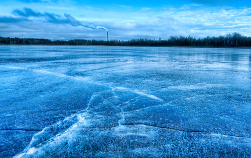 blue winter lake cold tree ice water lines forest reflections frozen nikon sweden smoke karlstad minus värmland industri craks d700 nikkor28300mm