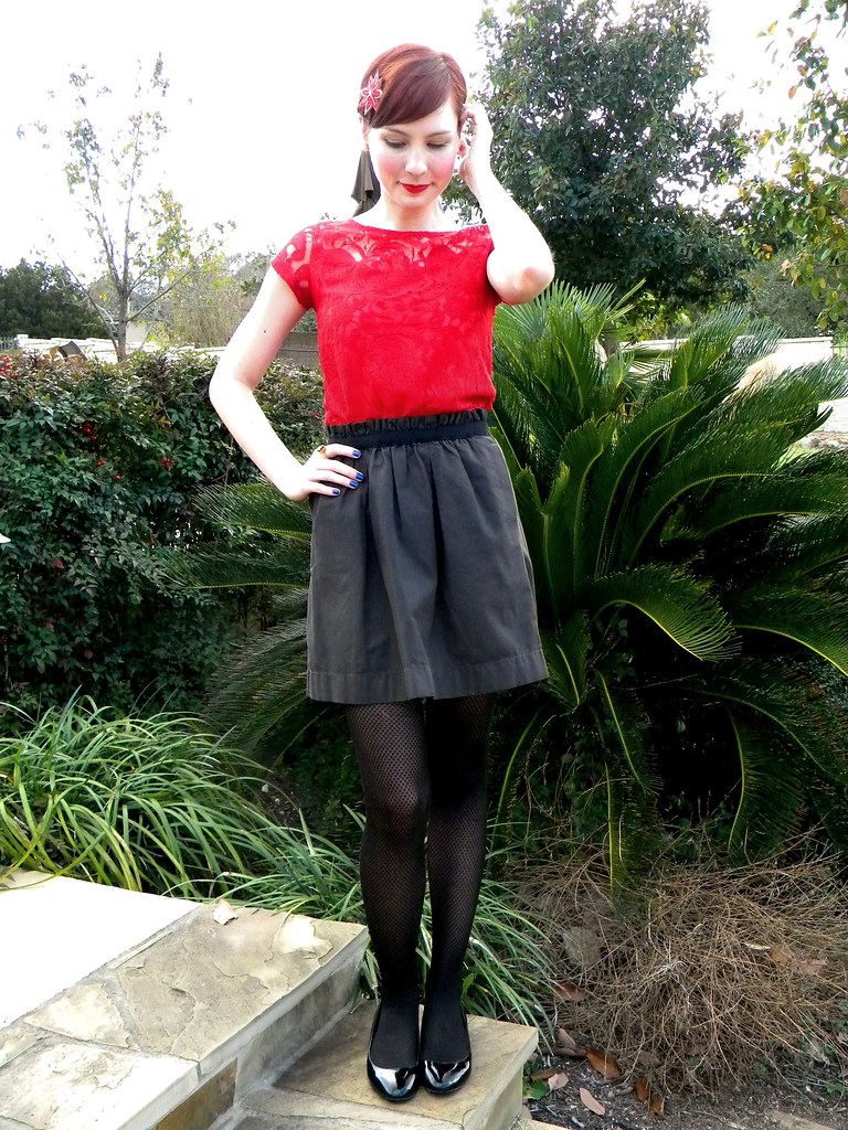 twIN STYLE: Daily Look: Red Lace