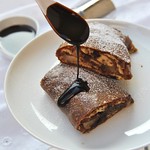Chocolate strudel with pears and ricotta