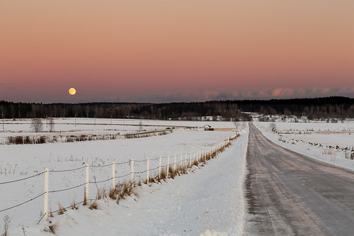 road winter snow car fence landscape se sweden fullmoon kil värmland