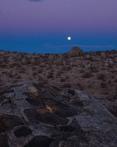 california sunset moon night venus desert astrophotography nightsky celestial venusbelt sal1650