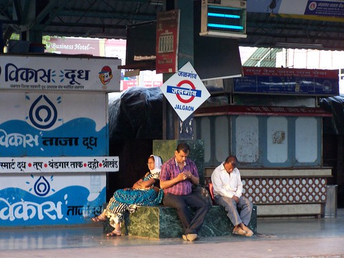 train railwaystation indianpeople