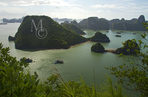 ocean travel sea tourism nature canon islands amazing southeastasia peace peaceful tranquility tourist vietnam exotic jungle transportation tropical incredible tranquil halongbay junks otherworldly 2011 junkboats halongbayvietnam exoticlocale