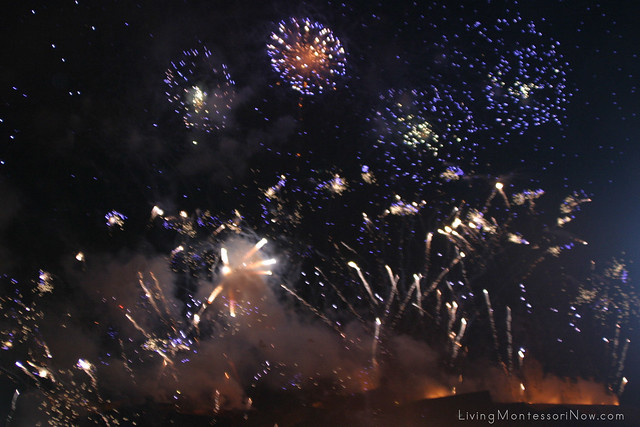 Fireworks over the Edinburgth Castle at Midnight.