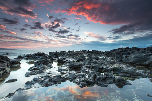 ocean longexposure sunset sun beach clouds hawaii islands coast rocks colorful waves unitedstates dramatic maui sunrays kihei splashing mauisunset