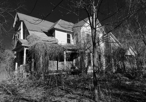 abandoned farmhouse rural vintage illinois rust ruins decay destruction country discarded hazardous abandonment ruraldecay riverroad shuttered illinoisabandonment