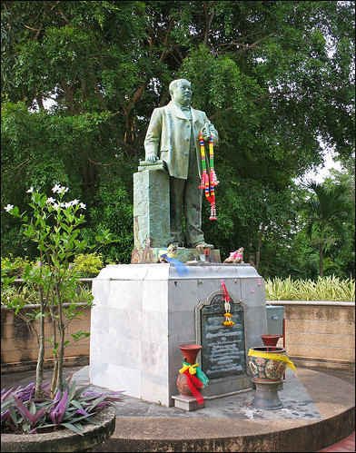 Statue of Korsimbi Na Ranong
