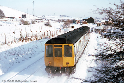 train diesel railway britishrail southyorkshire passengertrain dmu caldervalley class110 brcw dodworth