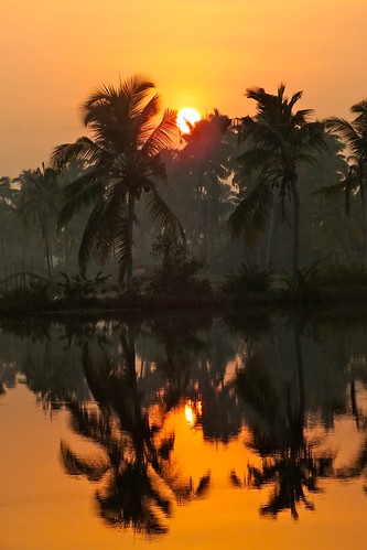 india sunrise asia kerala tranquil backwaters godsowncountry amazingcolours wowcolours