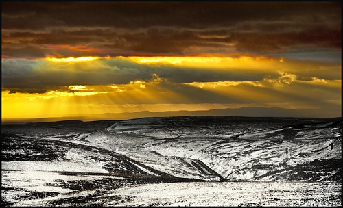 winter sunset sunlight clouds nikon cheshire derbyshire horizon golds rays eveninglight d5100