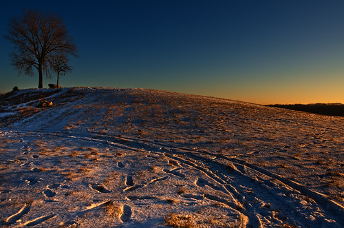 snow sunrise illinois footprints minimal aurora kanecounty transition goldenhour mccoy sidelight oakhurstforestpreserve blueour