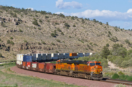 bnsf bnsfrailway bnsfseligmansubdivision trains railroad freighttrain intermodal stacktrain arizona southwest route66 peachspringsarizona