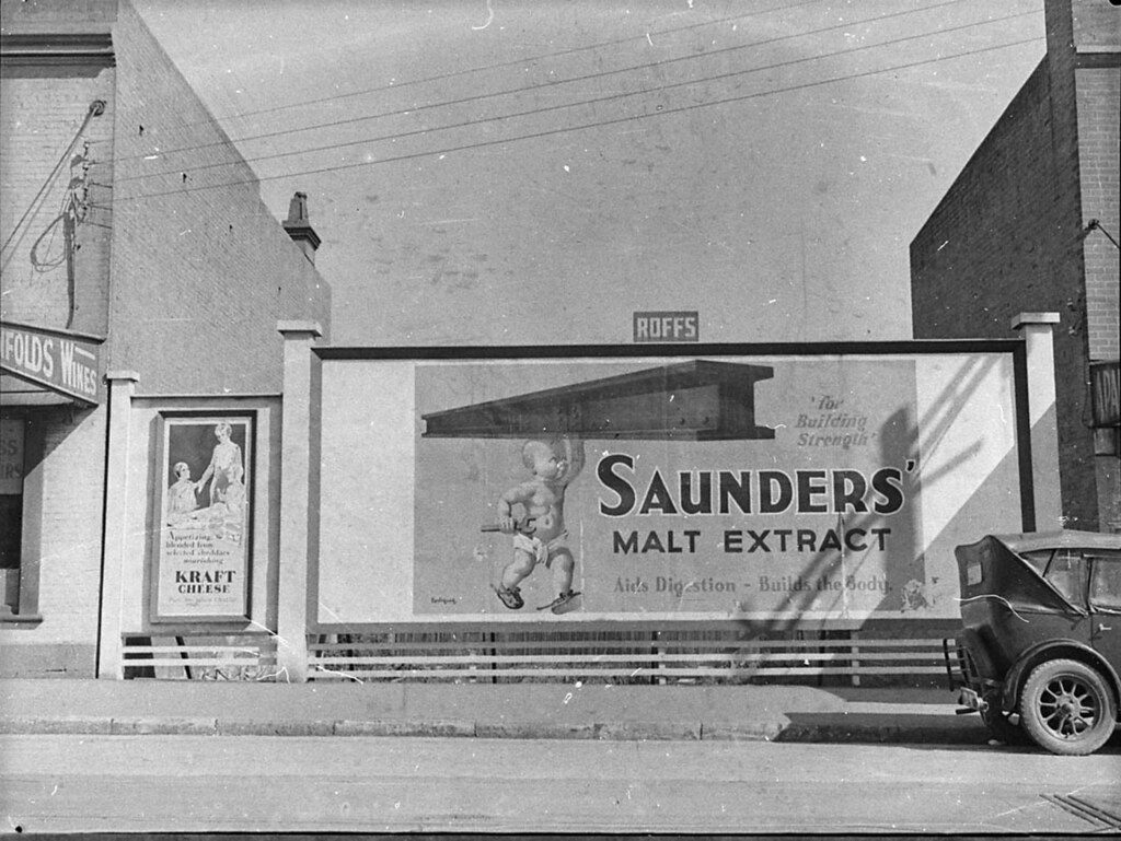 Billboard advertising Saunders' malt extract, Sydney, ca. 1930 / photographer Sam Hood