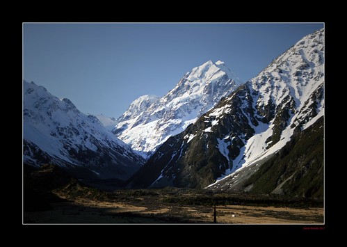 newzealand mountain snow glacier valley nz summit mtcook southisland mountcook aoraki crag