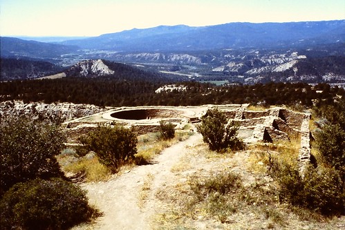 park chimney cliff usa verde rock museum landscape ruins colorado national mesa anasazi dwellings