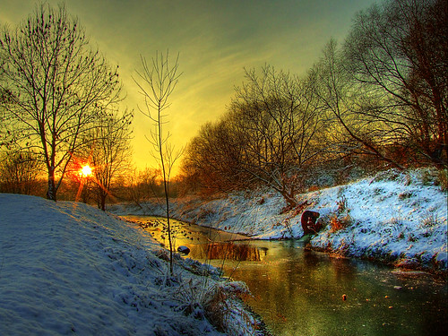 winter sunset snow berlin night river landscape evening abend fuji sonnenuntergang nacht bach finepix fluss landschaft hdr wuhletal hellersdorf wuhle s9100