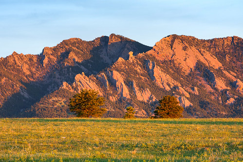 morning mountains sunrise spring colorado unitedstates boulder prairie grasslands flatirons bouldercountyopenspace