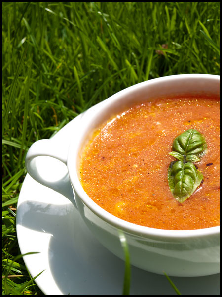 Orange - Tomato soup with Mozarella