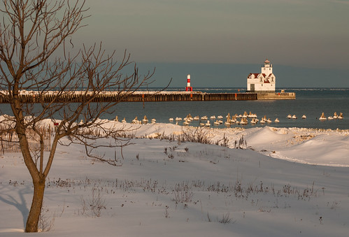 winter lighthouse snow wisconsin kewaunee kewauneelighthouse