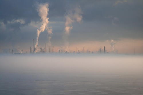 morning mist water fog landscape louisiana foggy batonrouge mississippiriver refinery exxon oilrefinery mrgreenjeans gaylon canonef28135mmf3556isusm gaylonkeeling