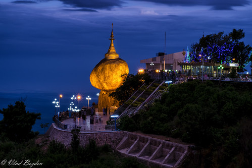 travel vacation mountain rock night sunrise gold golden pagoda burma stupa myanmar mon mm 2012 kyaiktiyo goldenrock