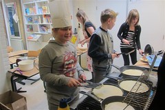 Pannenkoek eten op school Daphne 7 jaar (5)