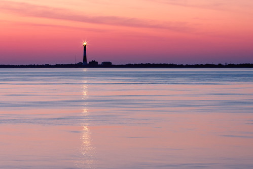 lighthouse ny newyork reflection water sunrise canon easter eos rebel dawn bay li march longisland fireisland xsi greatsouthbay 100400l 2013 ef100400 450d