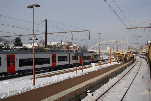 electric belgium trains emu railways platforms stations nmbs sncb libramont am08
