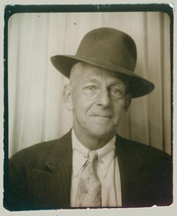Photobooth man with hat