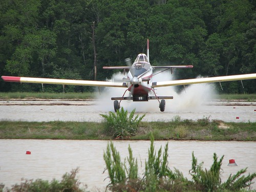 water plane canon airplane flying wings louisiana aviation powershot ag agriculture propeller turbine prop turboprop cropduster 802 propjet airtractor at802