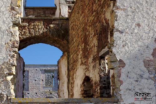 sky brick castle window arch view sweden ruin öland borgholm døpe