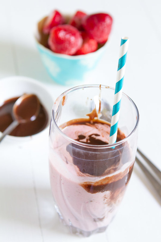 Strawberry Cheesecake Smoothie with Nutella Fudge Sauce