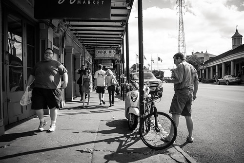 street woman man bike walking louisiana unitedstates candid neworleans peopl daiquiris