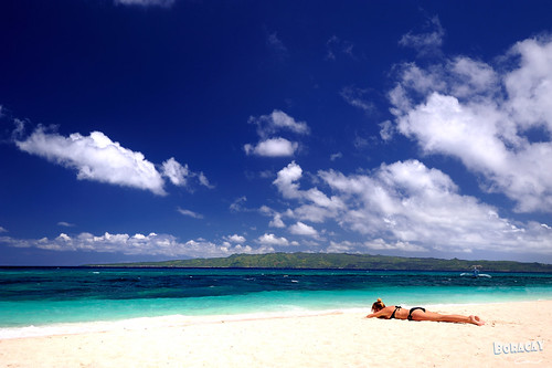 ocean summer sunbath bikini boracay philippine puka 夏天 海洋 比基尼 菲律賓 沙灘 日光浴 2013 藍天白雲 pukabeach 長灘島 普卡海灘