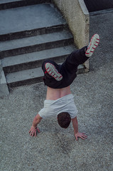 Handstand in Lisses