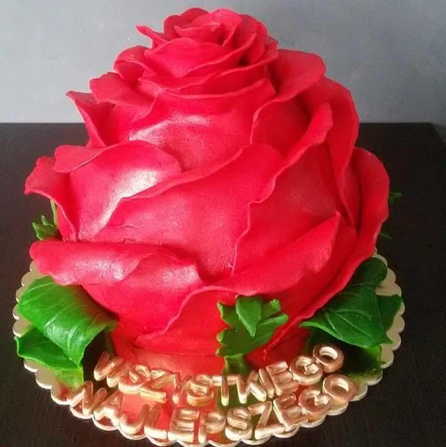 Rose Flower Cake by Justyna Walus of Torty tworzone z pasją - Justyna W.