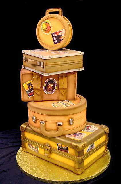 Luggage Cake by Mike's Amazing Cakes‎