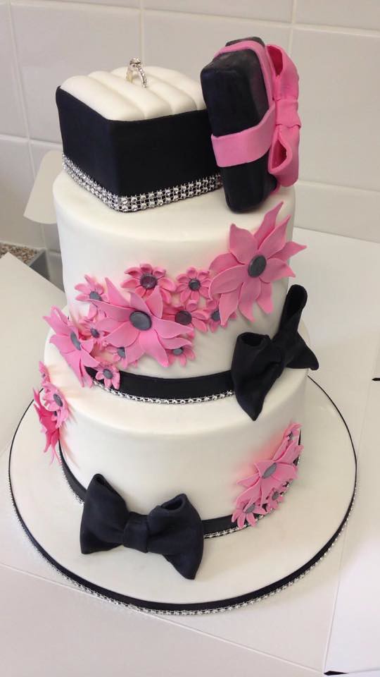 Engagement Cake by Stacey Goulding‎