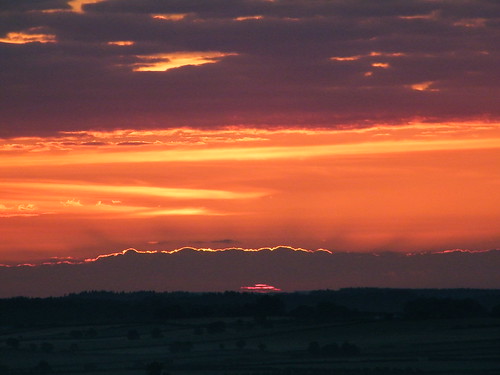 cloud sunrise dawn fort hill solstice dorset lining badbury
