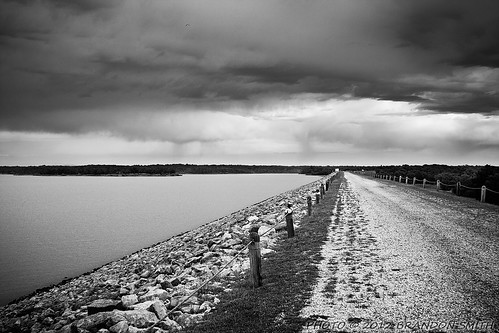 blackandwhite bw lake oklahoma water clouds dam reservoir norman stormclouds normanoklahoma lakethunderbird normanok